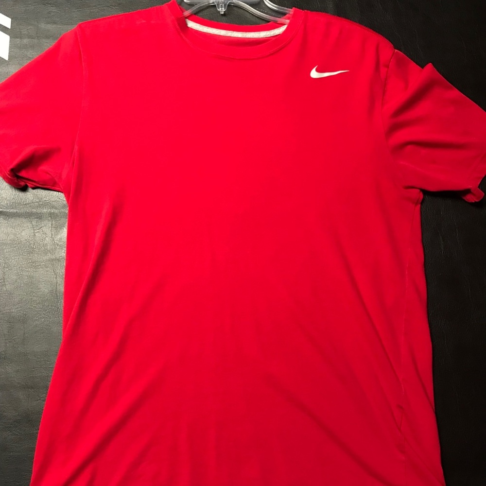 Nike men’s medium short sleeve shirt